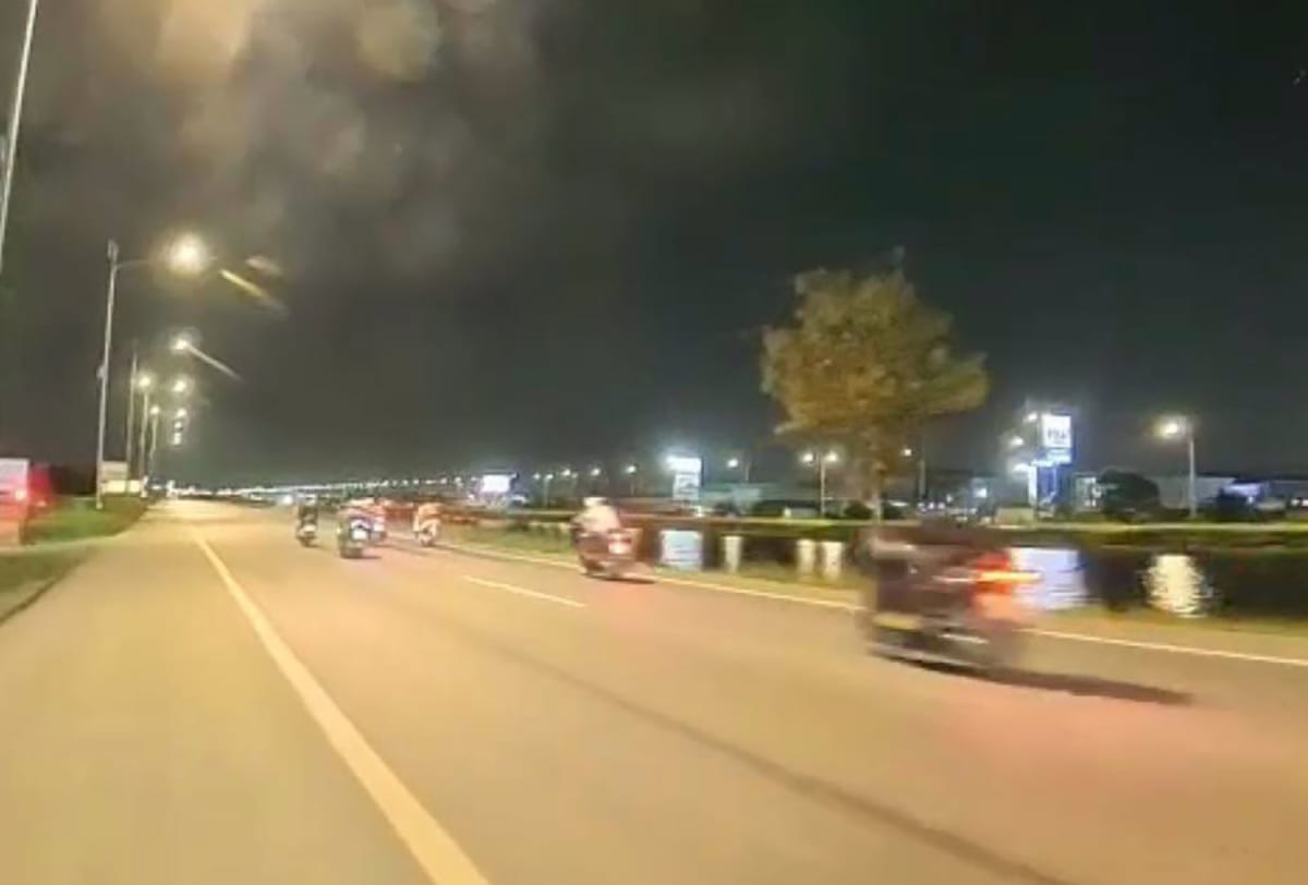 Thai Police Host BBQ to Catch Street Racers - Image 3
