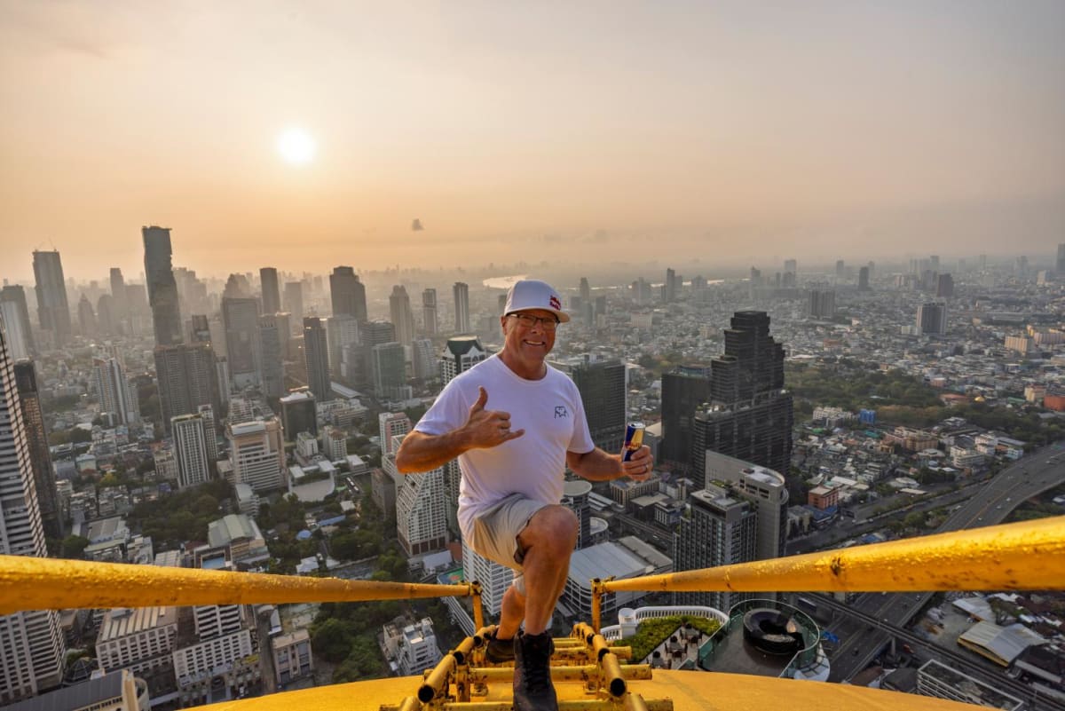 4 Astronauts Launch on First Crewed Moon Trip in 50 Years - Image 4