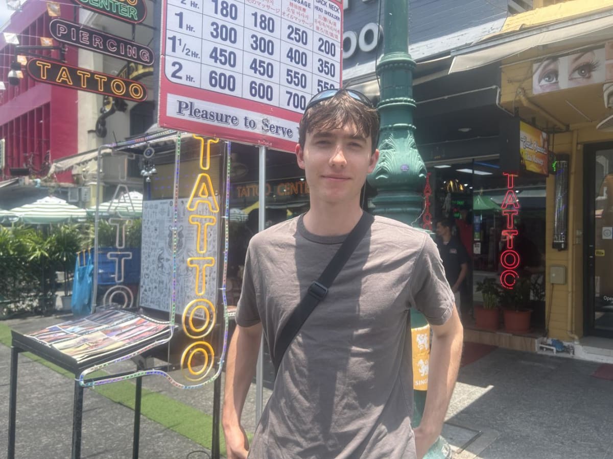 Bangkok's Songkran Festival Draws Global Crowds Despite Heat - Image 3