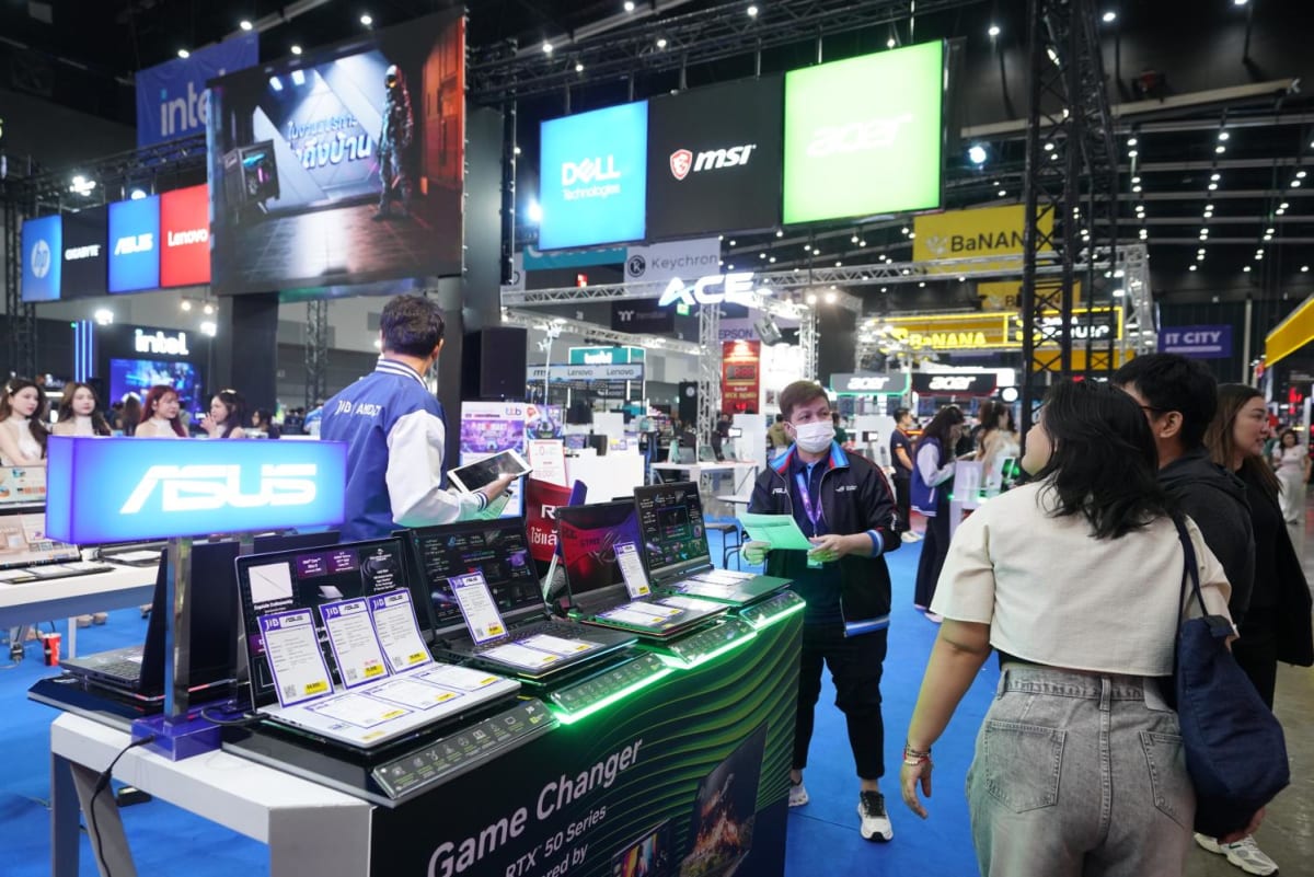 25,000 Firefighters Unite to Battle Thailand Wildfires - Image 3