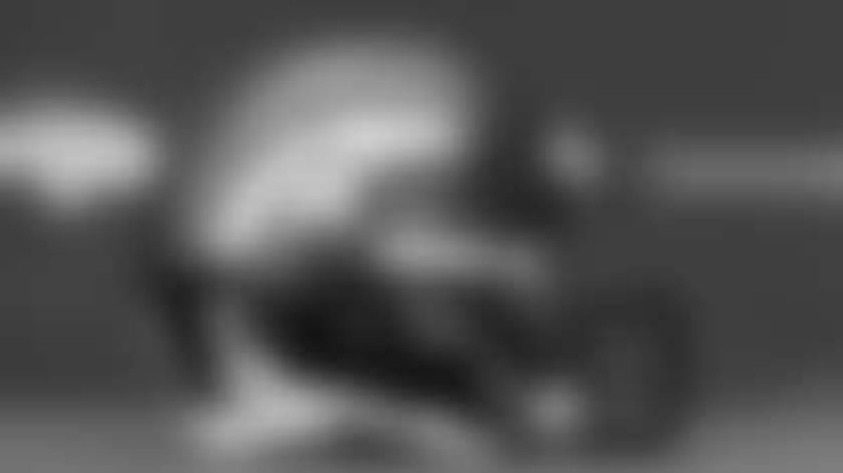 NFL Best Friends Reunite as Broncos Acquire Jaylen Waddle - Image 5