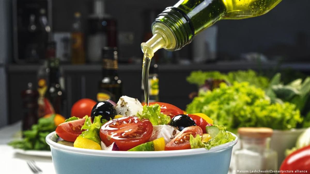 Scientists Calculate When Last Drop Drips From Bottle