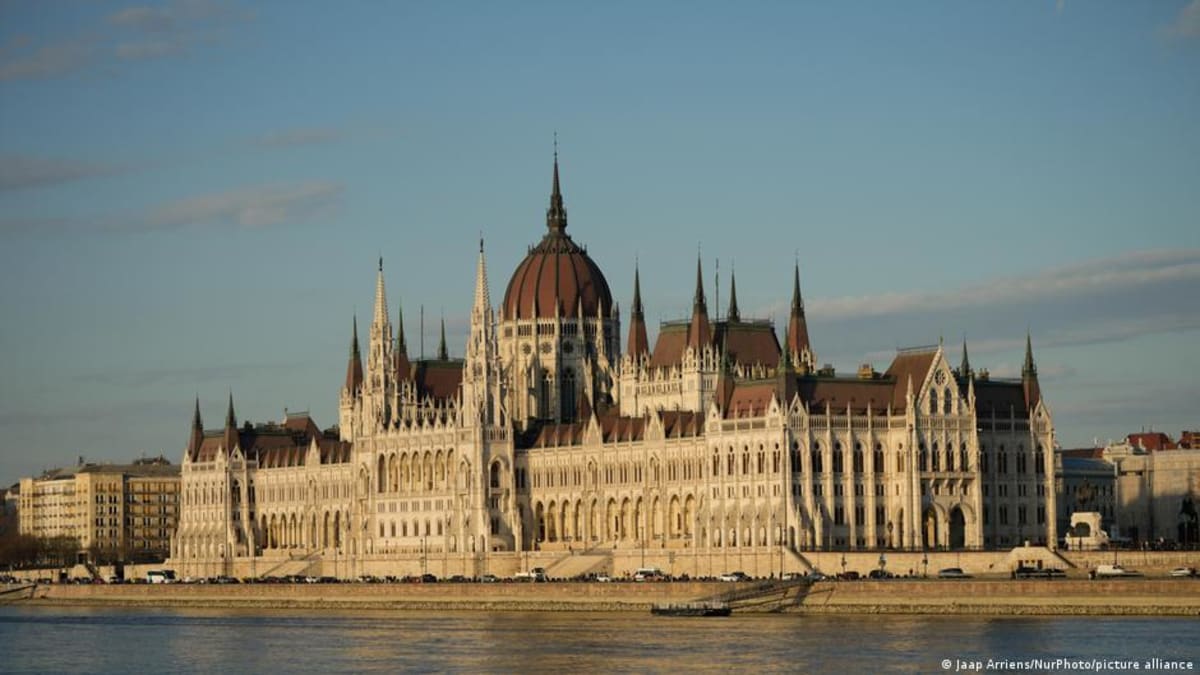 Hungarian parliament chamber filled with Tisza party representatives after voting to restore democratic governance