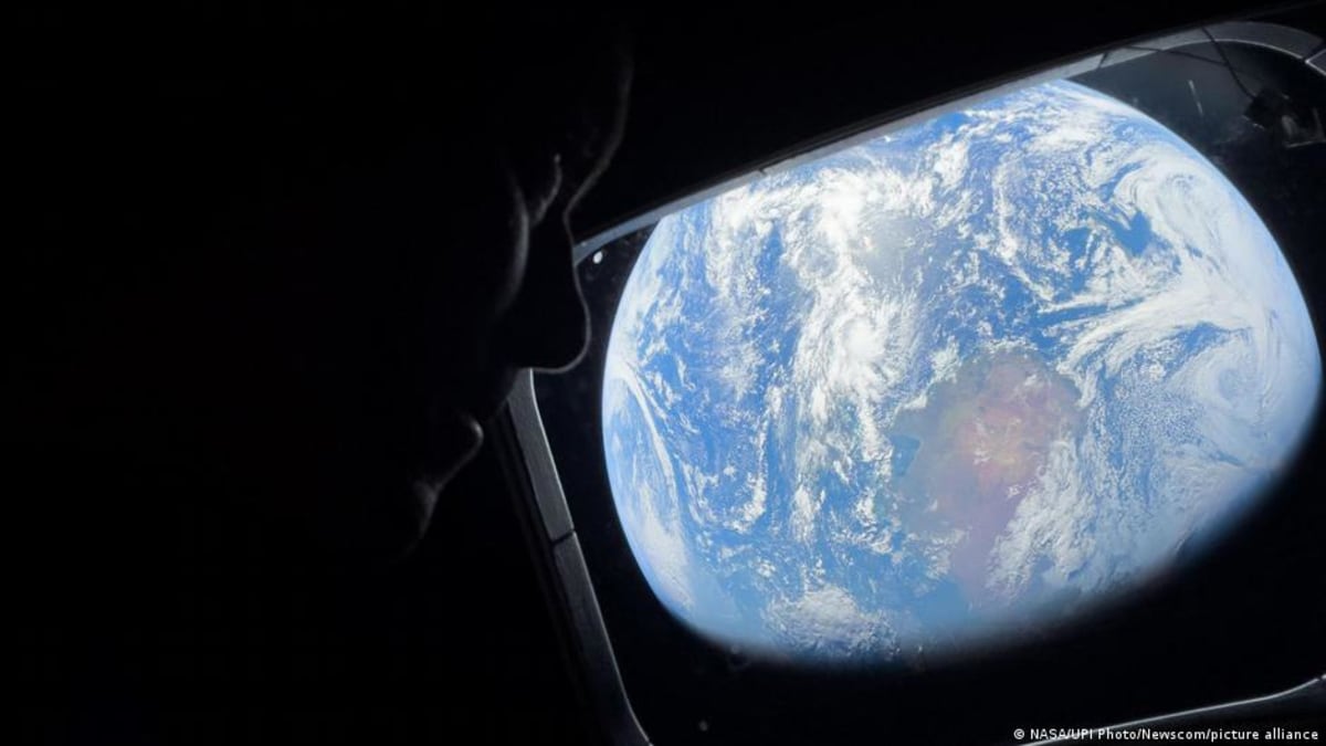 Artemis II Crew Enters Lunar Orbit After 52 Years