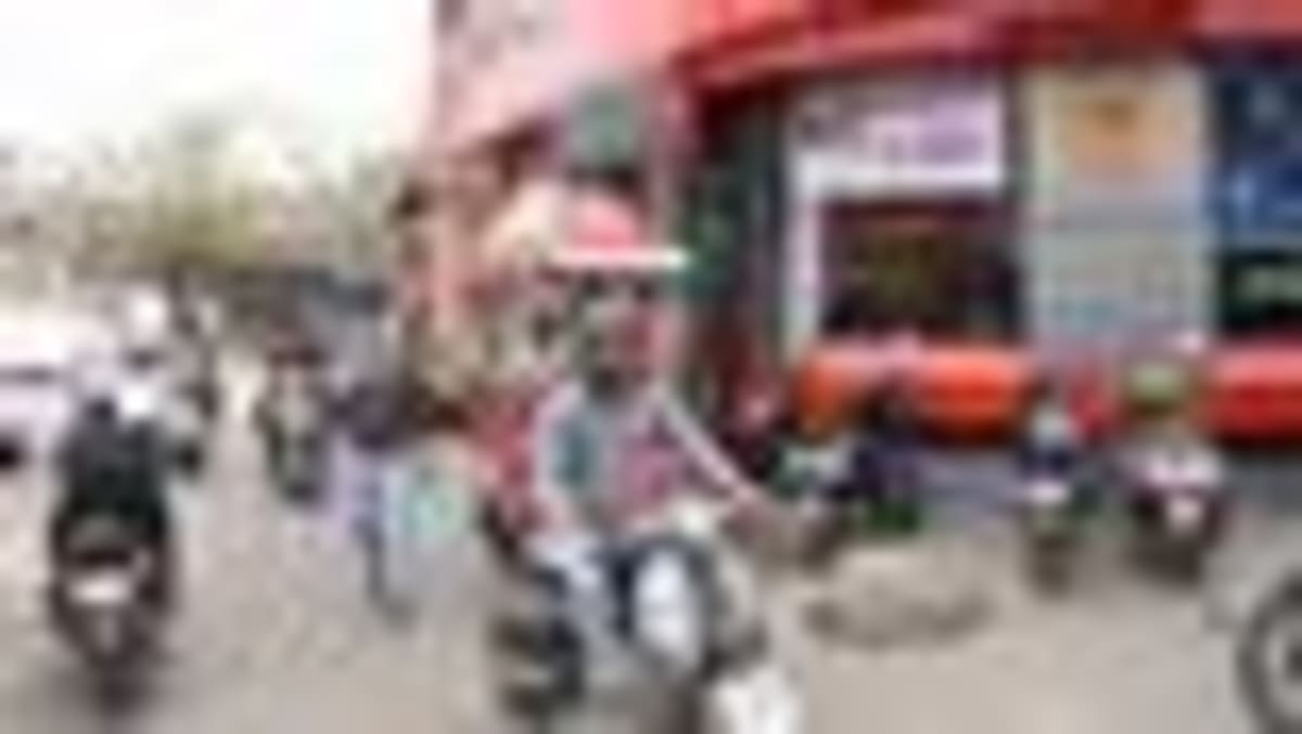 Delhi Plans to Ban Gas-Powered Bikes by 2028 - Image 2