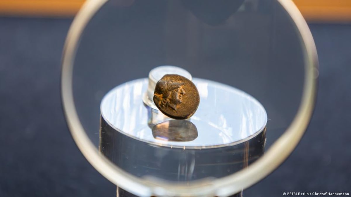 Teen Finds 2,300-Year-Old Greek Coin in Berlin