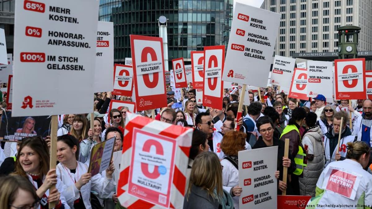 Germany Lets Pharmacies Prescribe Meds and Give More Shots