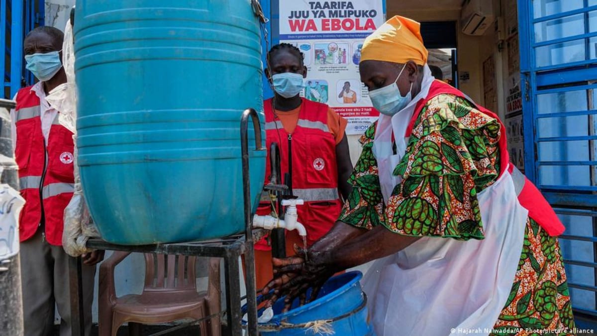 Uganda Contains Ebola at Border, Just 2 Deaths from 19 Cases