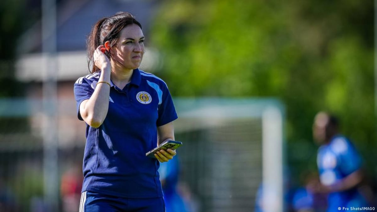 Dr. Suzanne Huurman on the sidelines working as chief doctor for Curacao national team