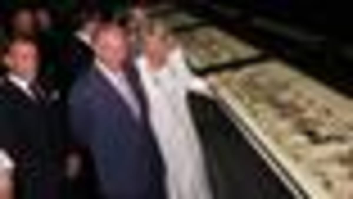 1,000-Year-Old Bayeux Tapestry Draws 100,000 to London - Image 2