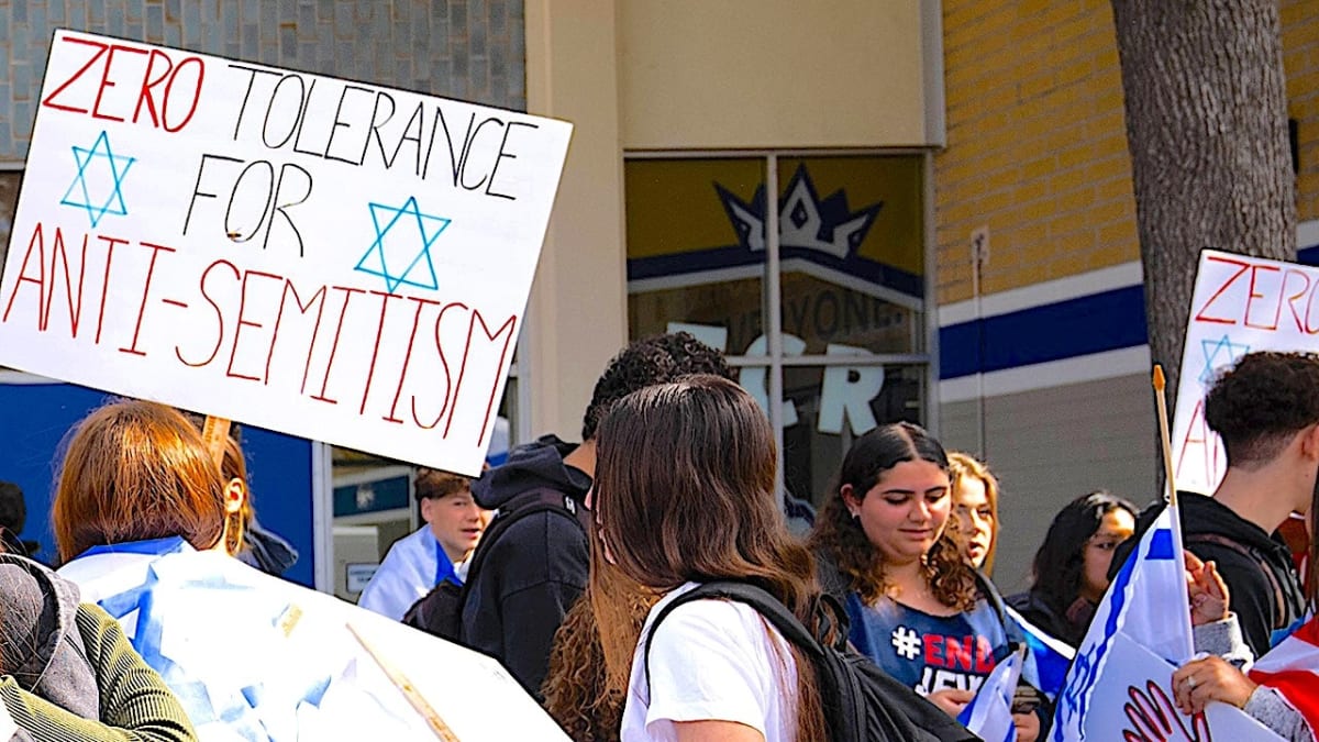 Jewish high school students gathered together at a Jewish Student Union club meeting