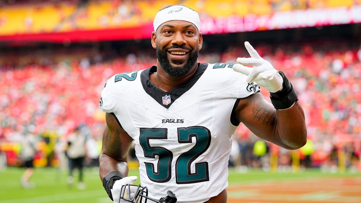 NFL Star Za'Darius Smith Returns After Losing 3 Loved Ones