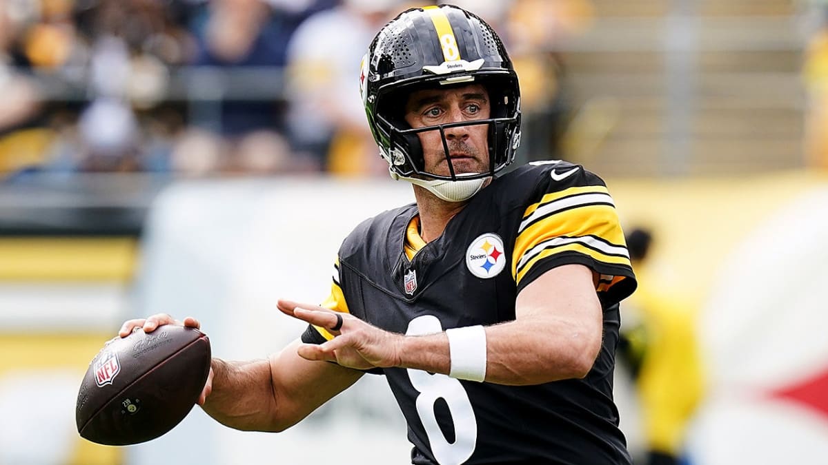 Aaron Rodgers with his parents and brother during their Nashville family reunion gathering