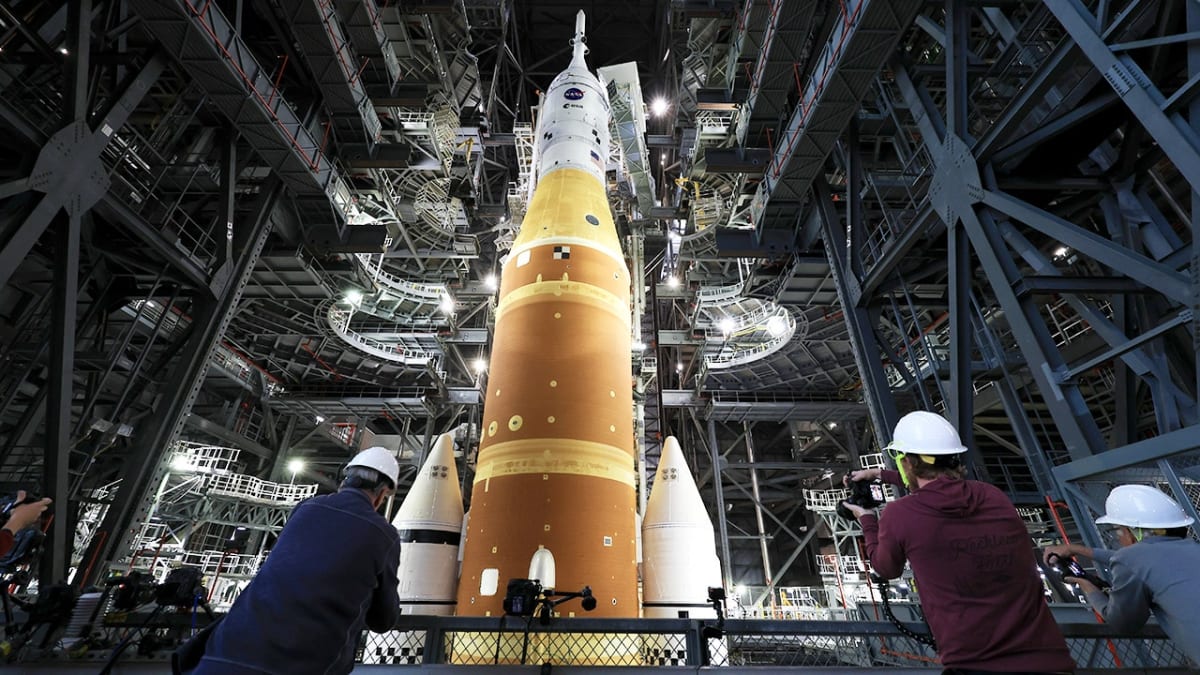 America Sends 4 Astronauts Around the Moon in April