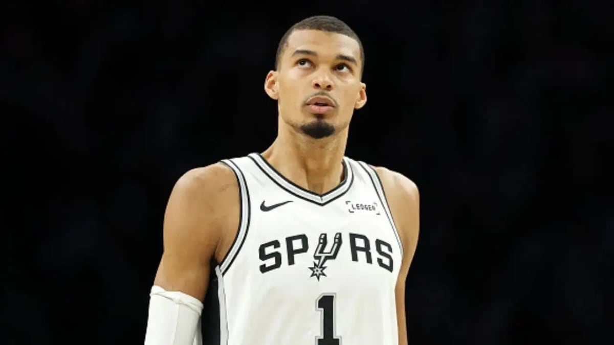 Victor Wembanyama in white Spurs jersey during Western Conference playoff game against Minnesota