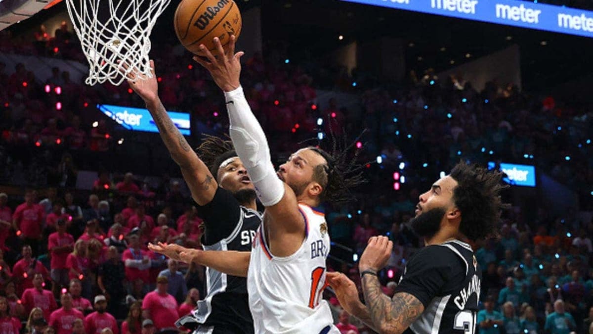 Jalen Brunson drives to the basket during the New York Knicks Game 1 Finals victory