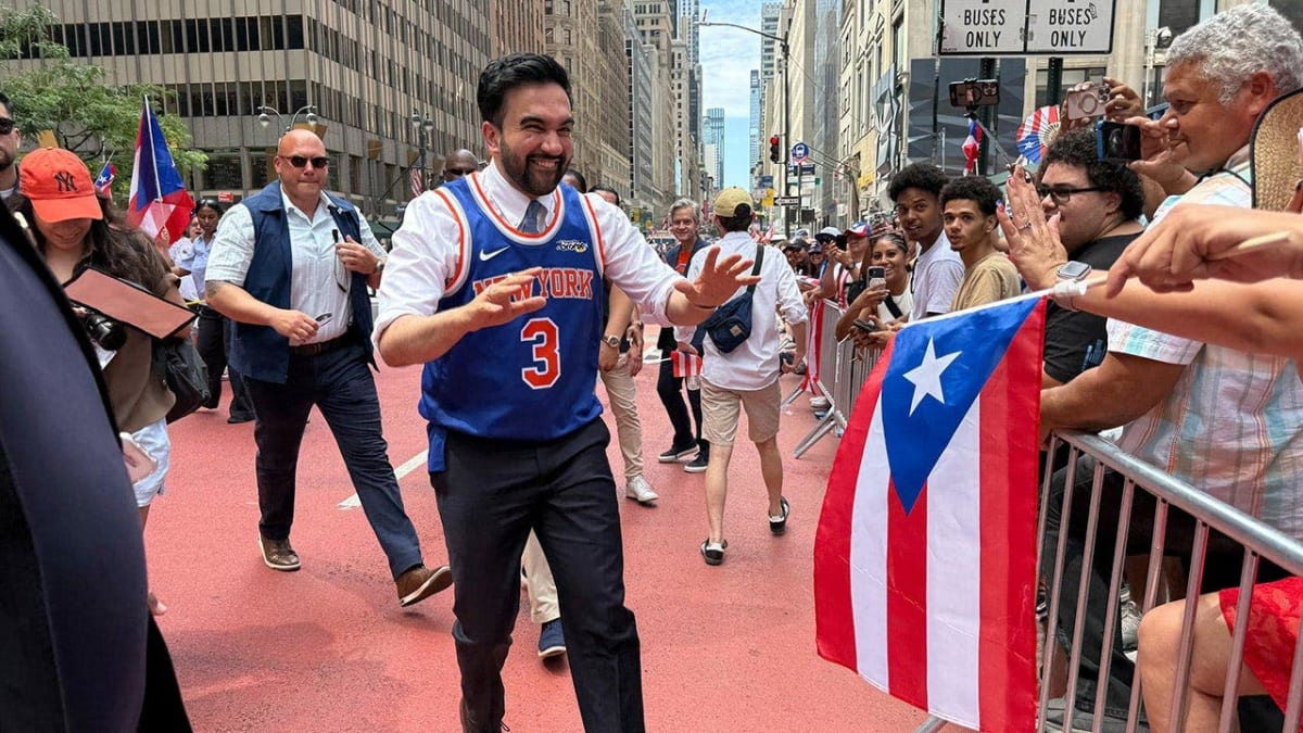 NYC Mayor Celebrates with Knicks Champ at Puerto Rican Parade