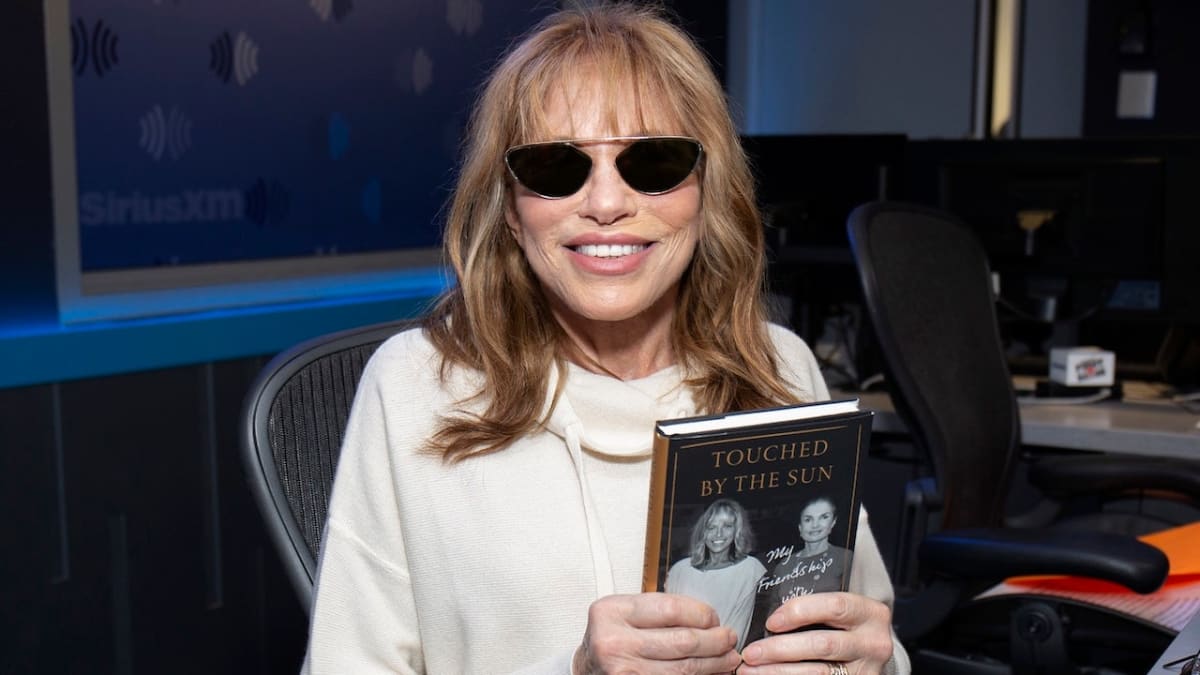 Carly Simon's Diagnosis Shows Parkinson's Often Hides