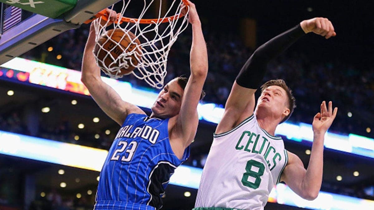 Mario Hezonja in Real Madrid jersey driving to the basket during EuroLeague competition