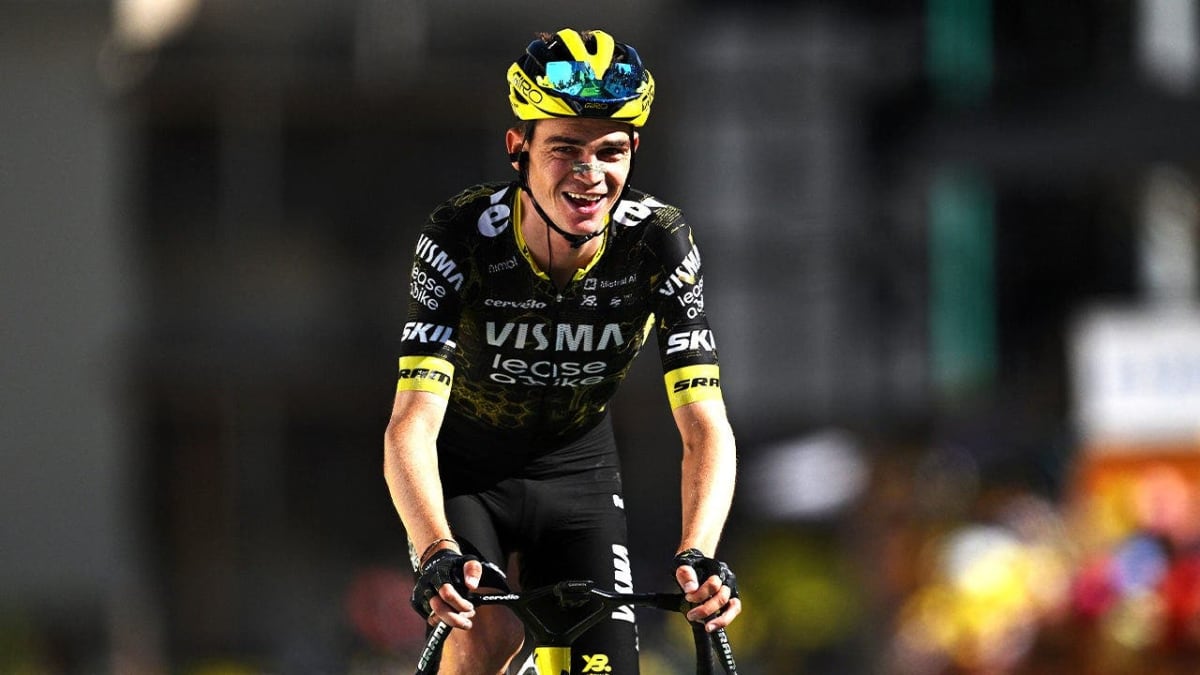 Tour de France Rider Saved by Barrier at Cliff Edge