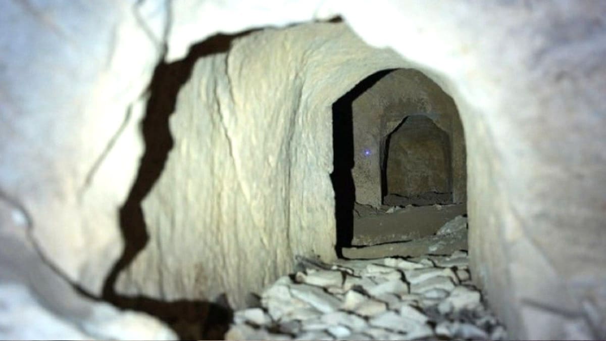 Jerusalem Police Stumble on 2,000-Year-Old Burial Cave