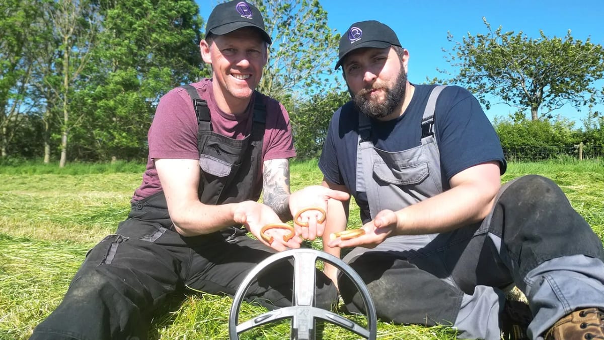 Two Friends Find $400K Gold Treasure After Years of Zilch