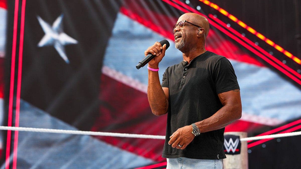 Darius Rucker Rocks National Anthem at WWE SummerSlam