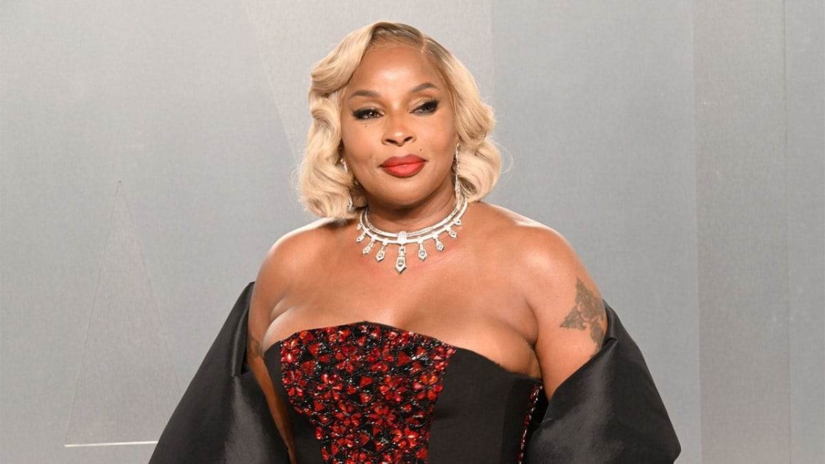 Mary J. Blige performing on stage during her Las Vegas residency show