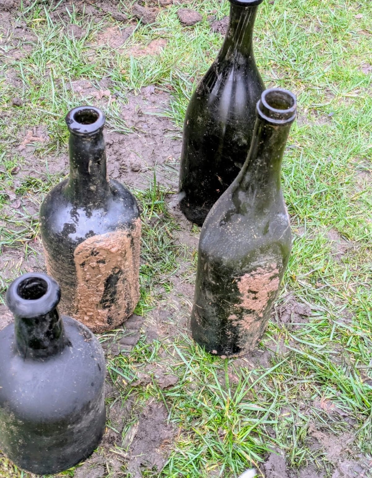 120-Year-Old Wine Cellar Found Under Manchester Golf Course - Image 3