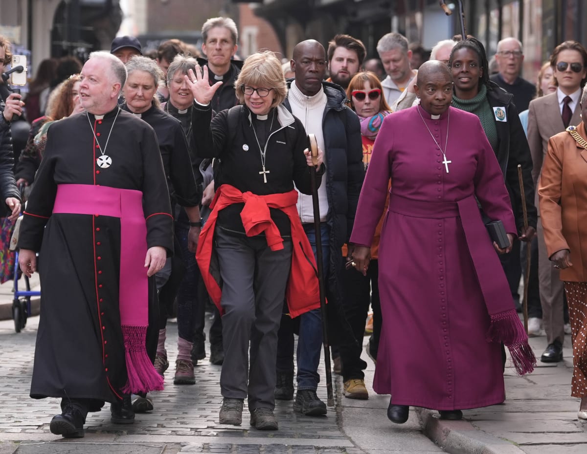 Sarah Mullally Makes History as First Female Archbishop - Image 2