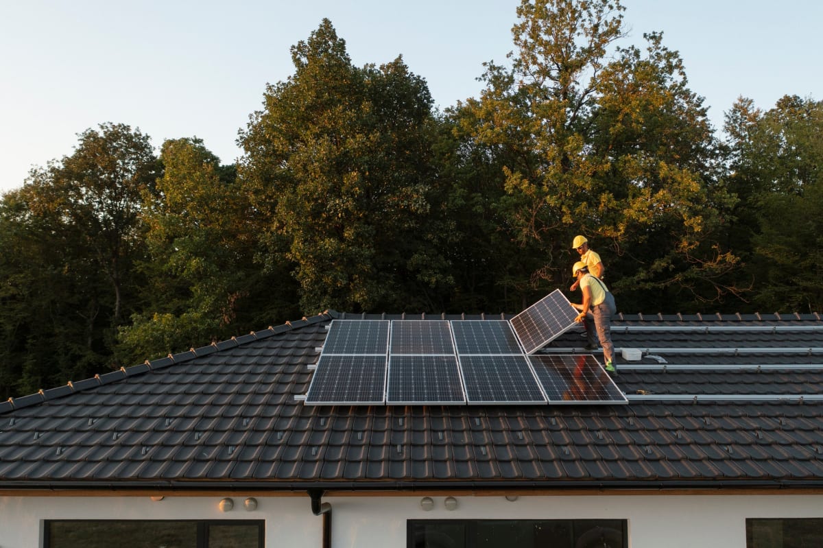 UK Solar Power Hits Record 14.4% of Electricity in July - Image 2