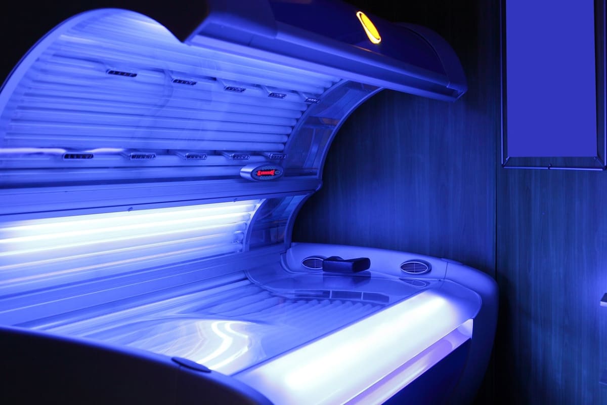UK Proposes ID Checks to Protect Teens from Sunbed Cancer Risk - Image 2