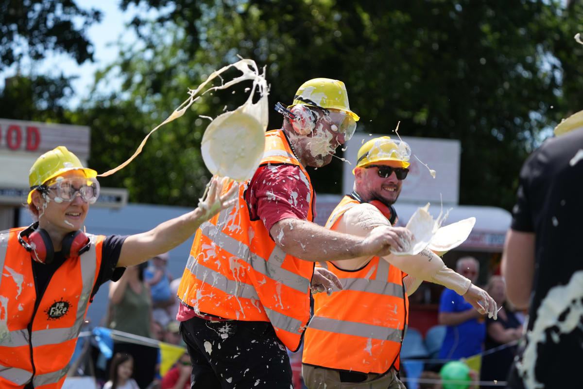 1,500 Watch Kent's Custard Pie Championship Return - Image 3