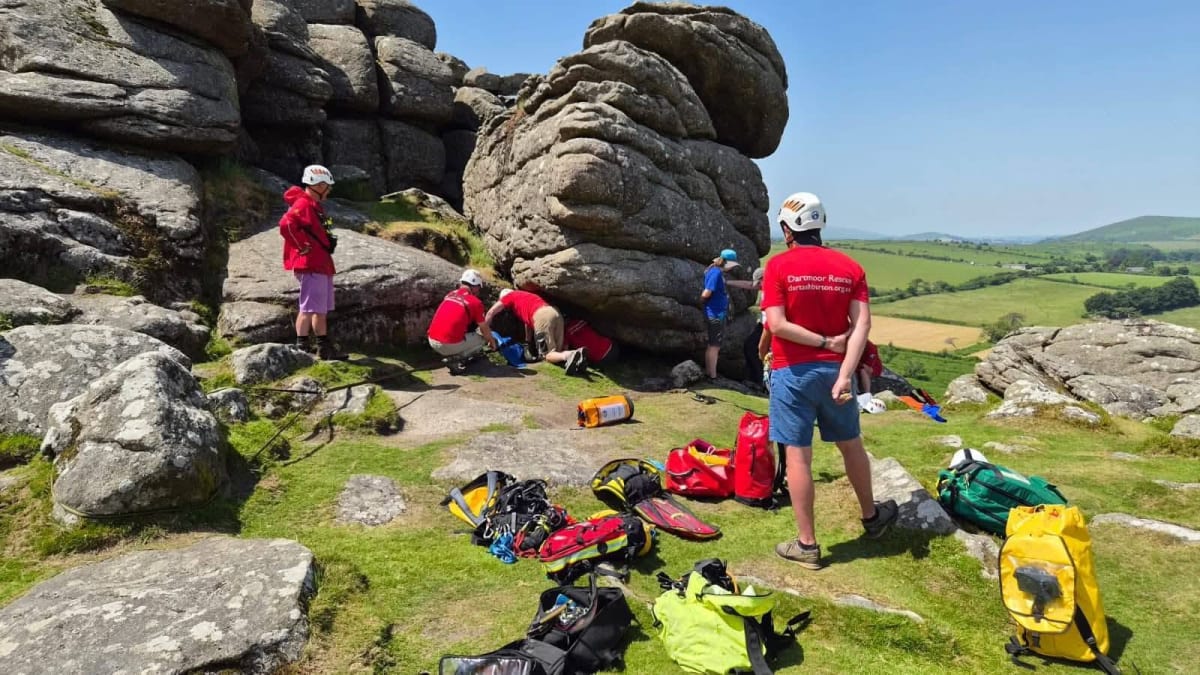Dish Soap Frees Girl Trapped 4 Hours in Dartmoor Rocks - Image 2
