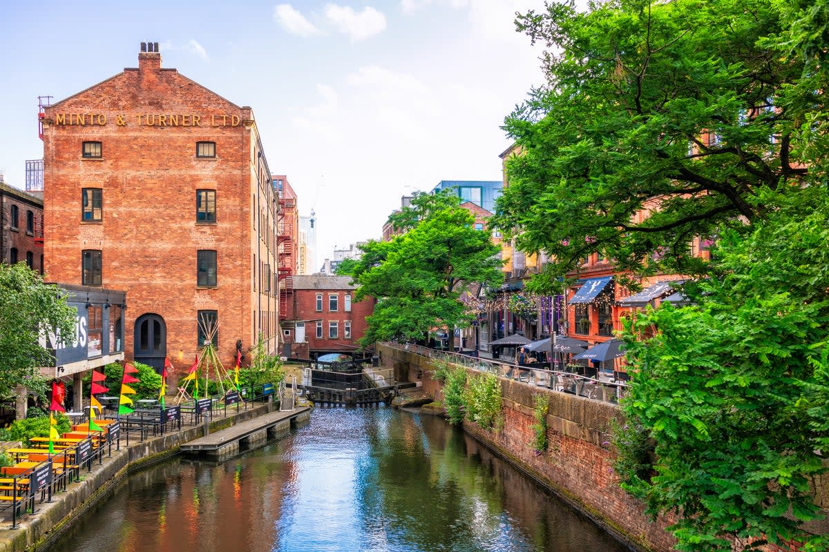 Urban Canals Cool Cities by 2°C During Heatwaves