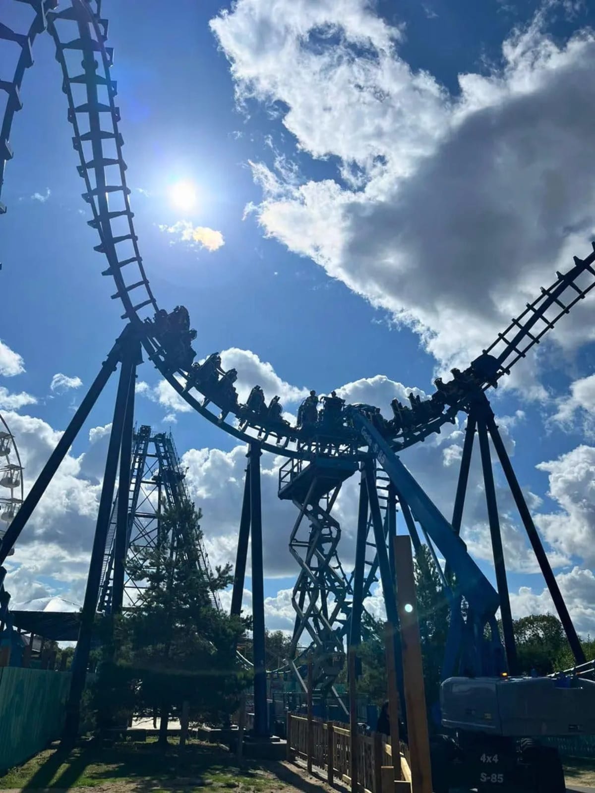 27 Rescued Safely from UK Rollercoaster After 3 Hours - Image 3