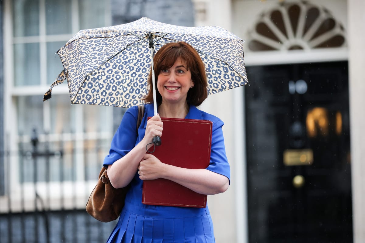 UK Schools Ban Sugary Desserts, Fried Food Starting 2025 - Image 2