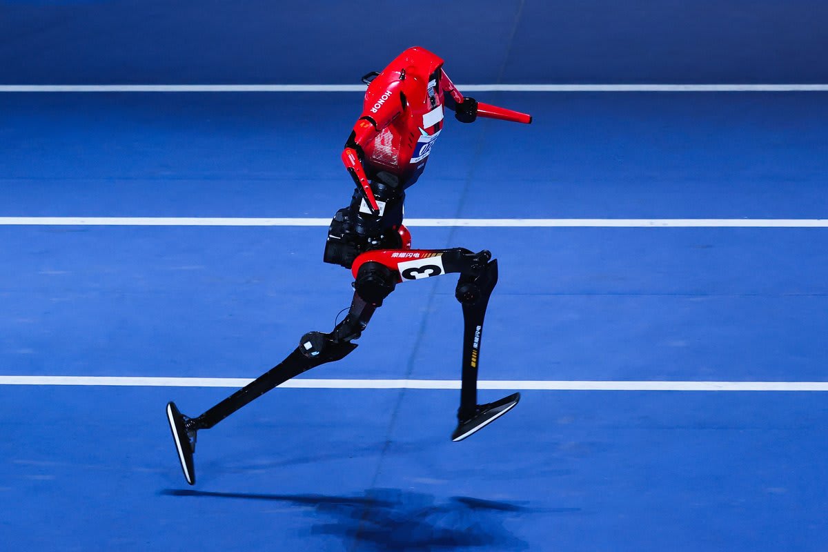 Robots Break Bolt's Record at World Humanoid Games