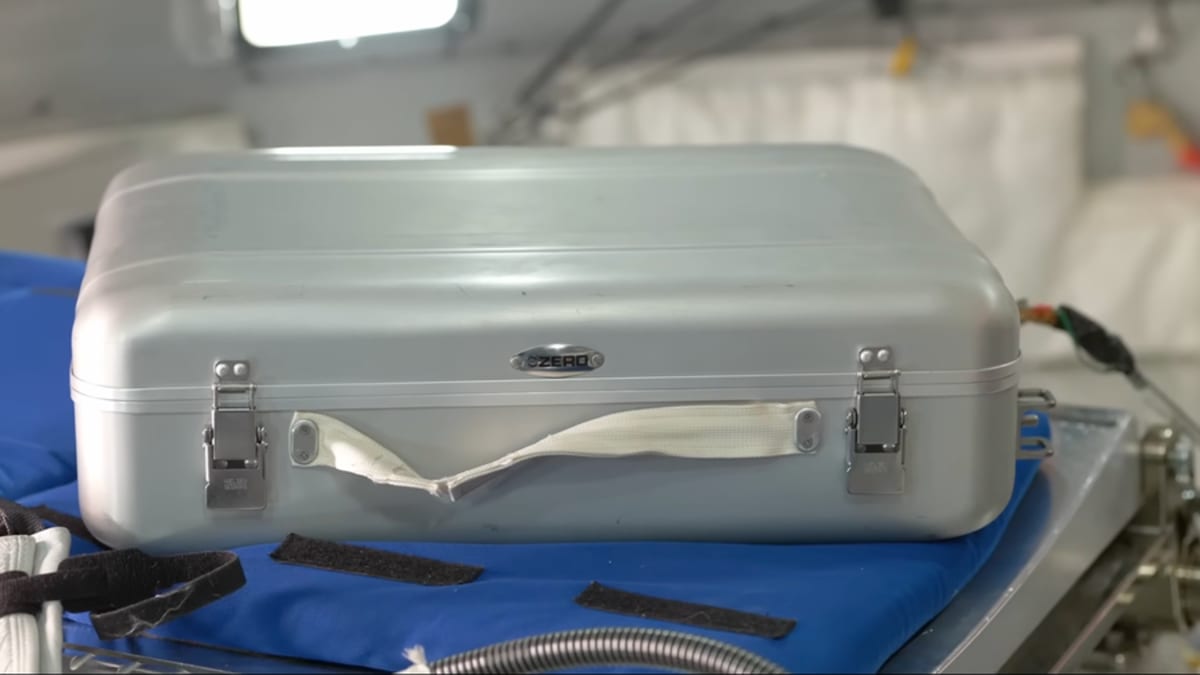 Artemis II Astronauts Circle Moon With 58 Tortillas, Hot Sauce - Image 3