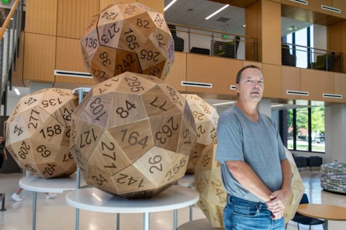 Mathematician Creates Dice That Guarantee Fair Turn Order - Image 2