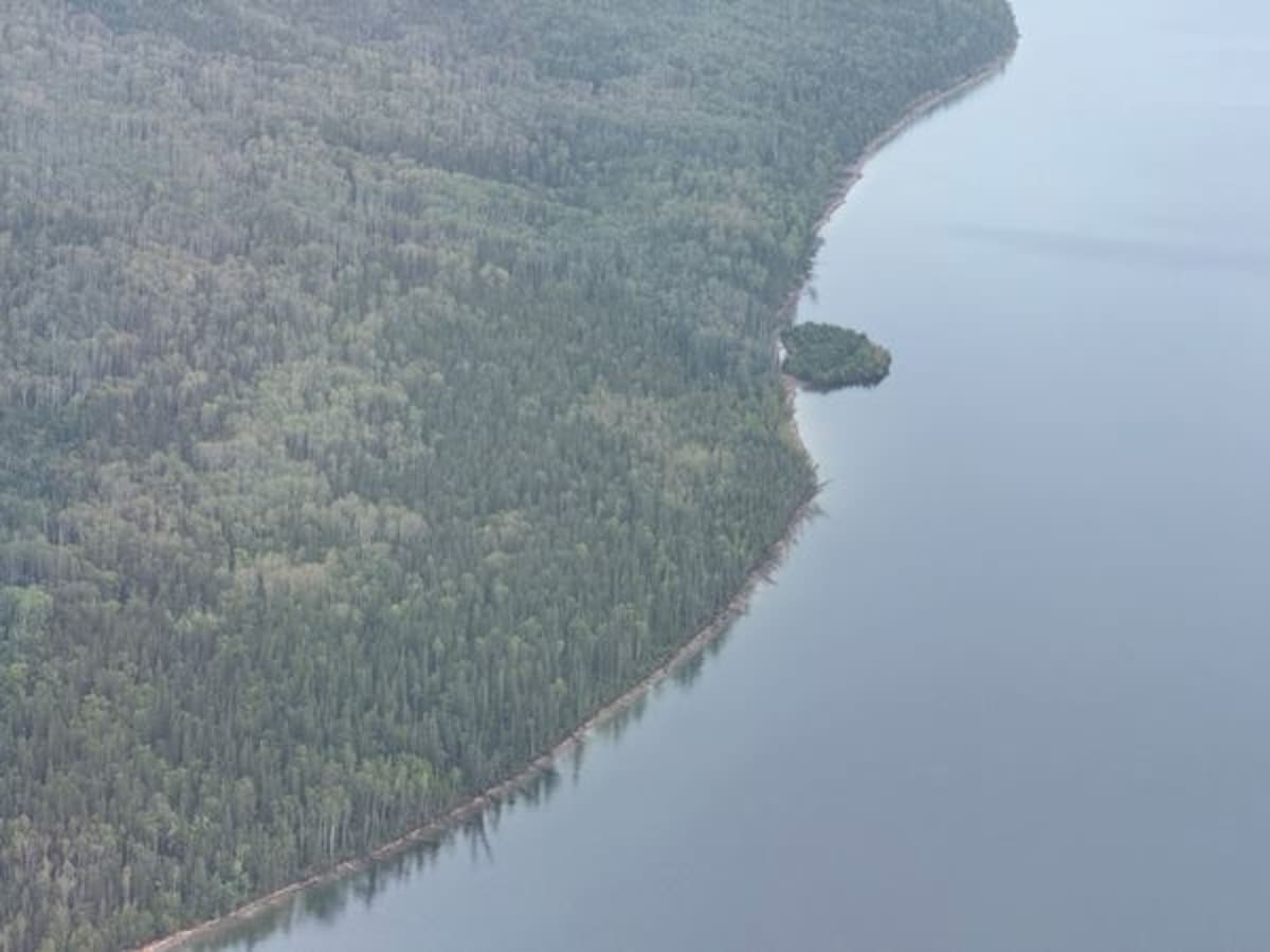 Canada's Floating Island Travels 30km Across Reservoir - Image 2