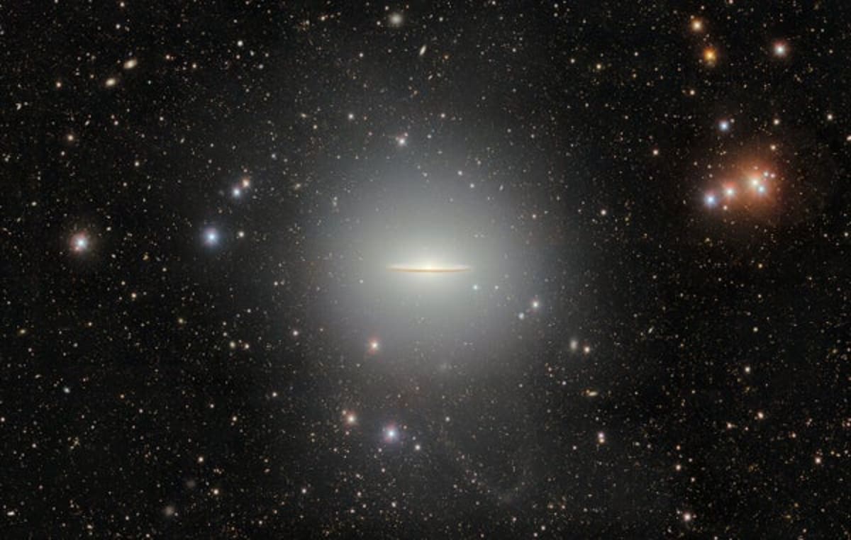 Sombrero Galaxy's Glowing Halo Revealed in Stunning Detail - Image 2