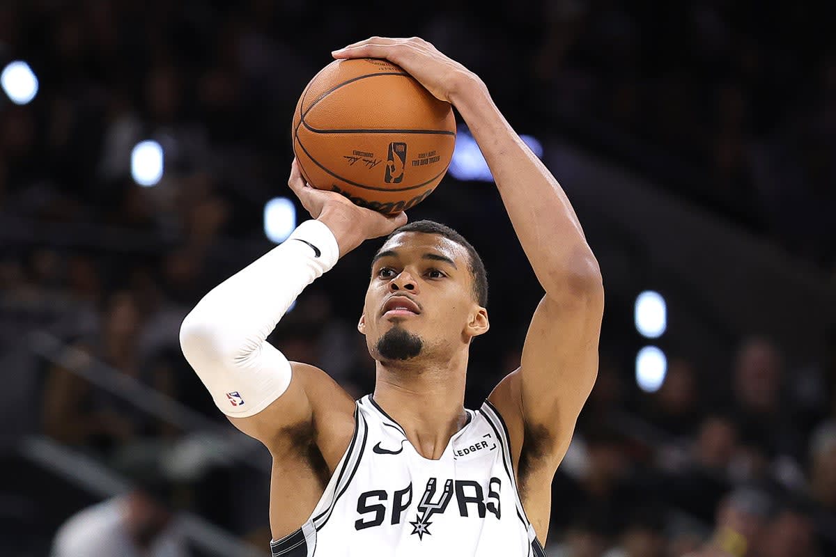 7'4" NBA Star Wemby's Three-Point Secret: Physics Explains
