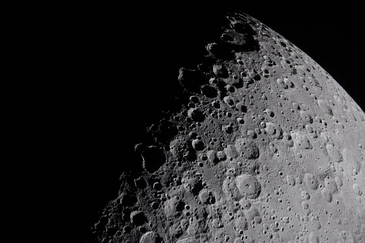 Artemis II Astronauts Share First Stunning Moon Photos - Image 5