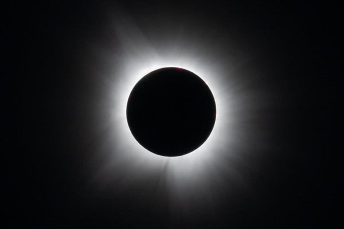 Watch August's Total Solar Eclipse Live from Spain - Image 2