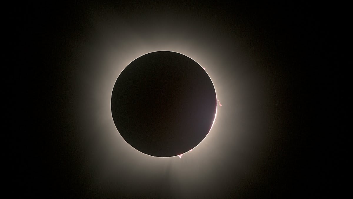 Eclipse Chaser Shares Tips for August 2026 Celestial Show