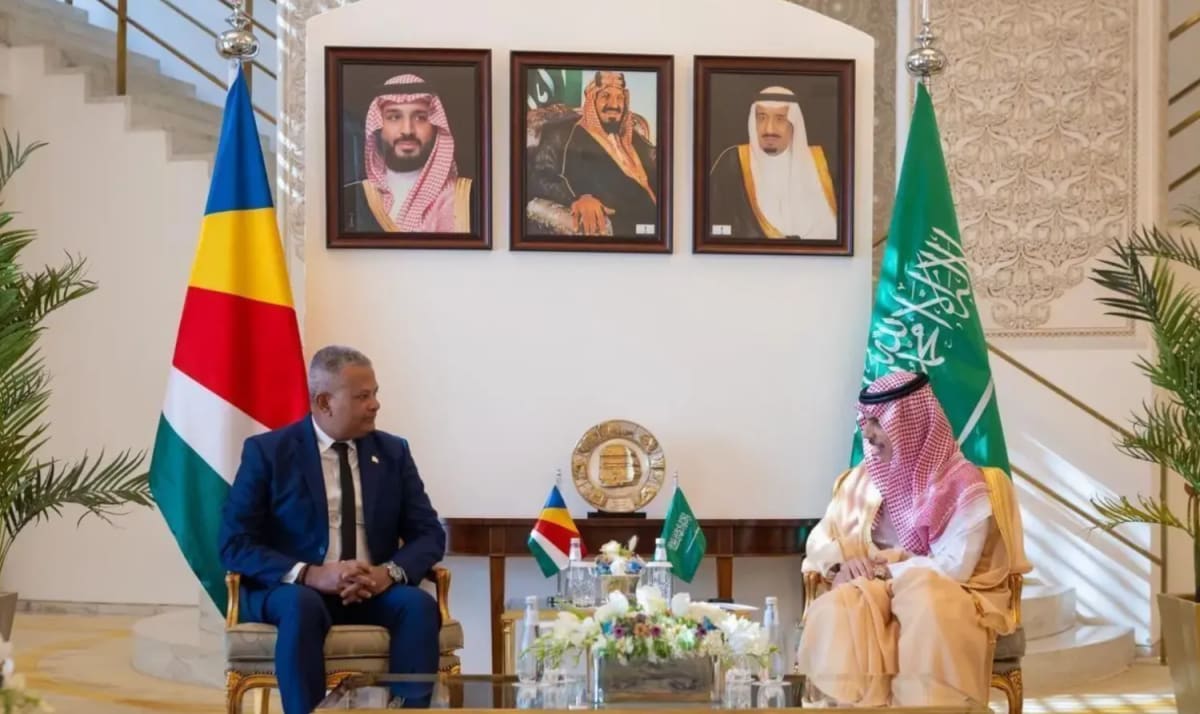 Saudi Arabia Boosts Yemen's Economy with New Bank Support - Image 4