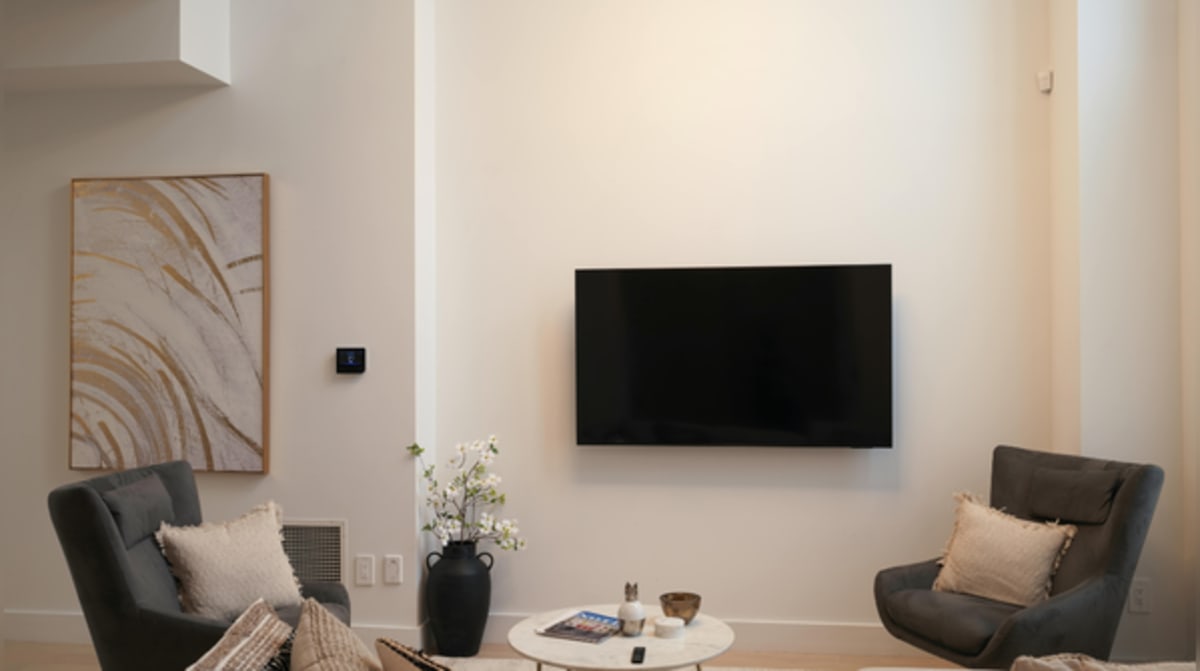 6 Design Tricks That Make 200 Sq Ft Feel Like 400 - Image 2