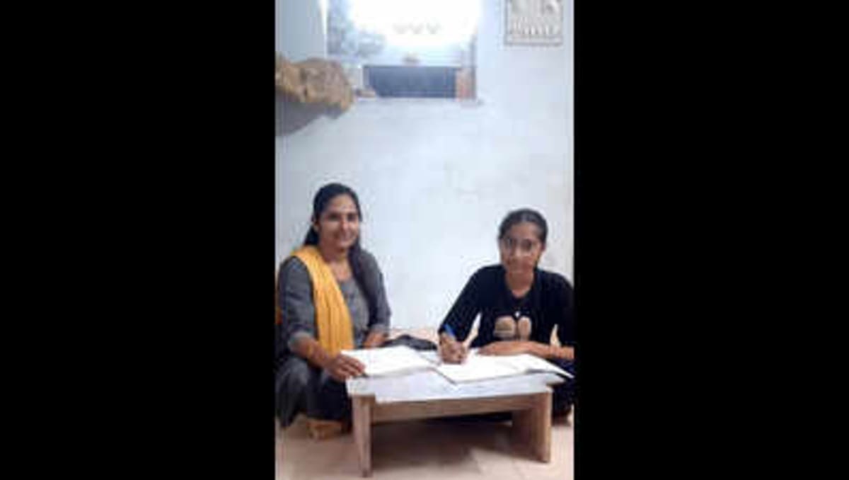Mom and Daughter Pass 10th Grade Exam Together in India - Image 2