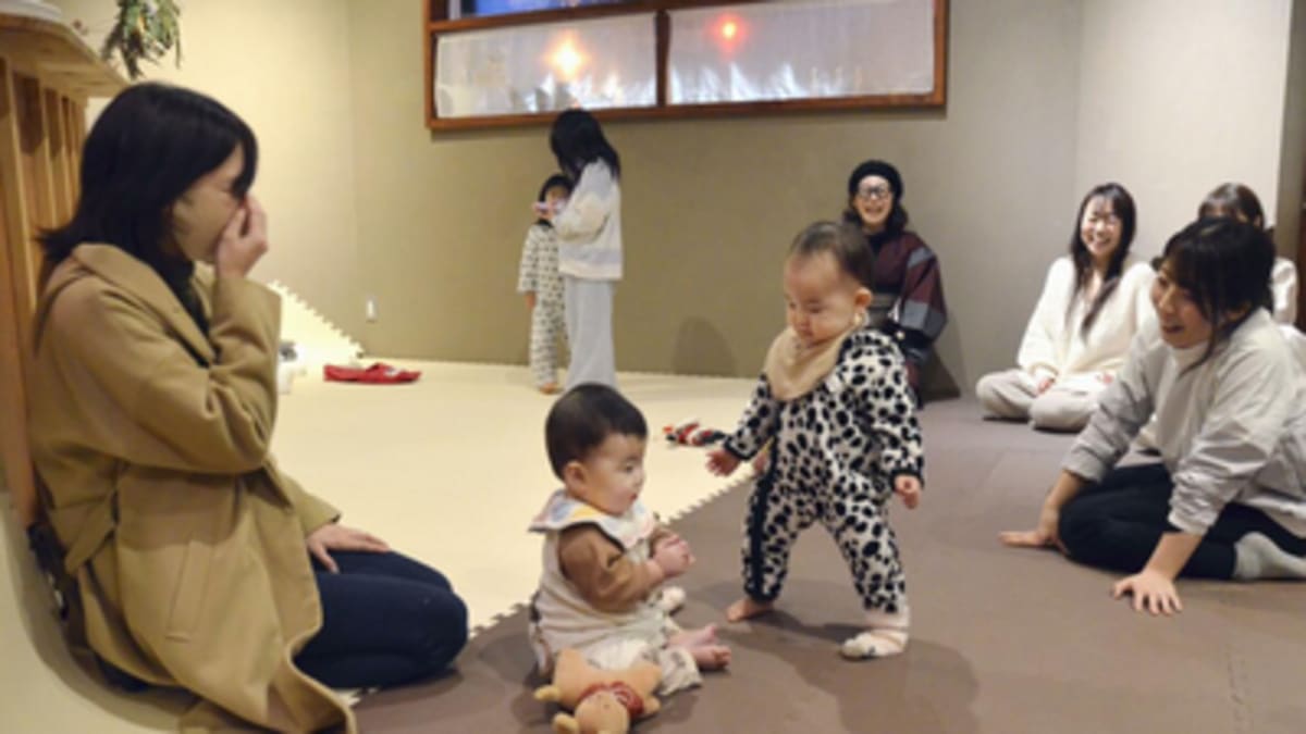 Japan's Overnight Crying Cafes Support Exhausted New Moms - Image 2